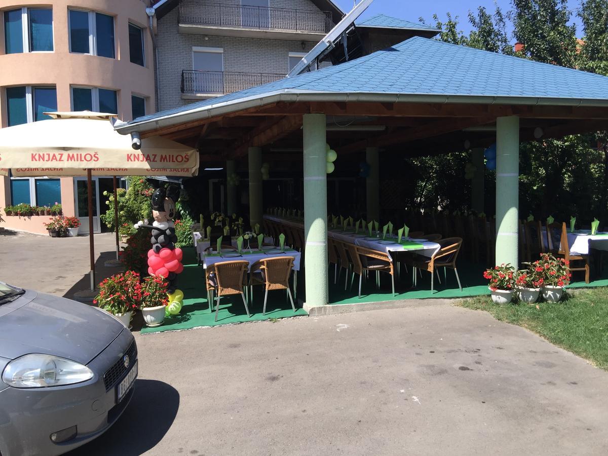 Bed & Breakfast Karavan Raška Eksteriør billede