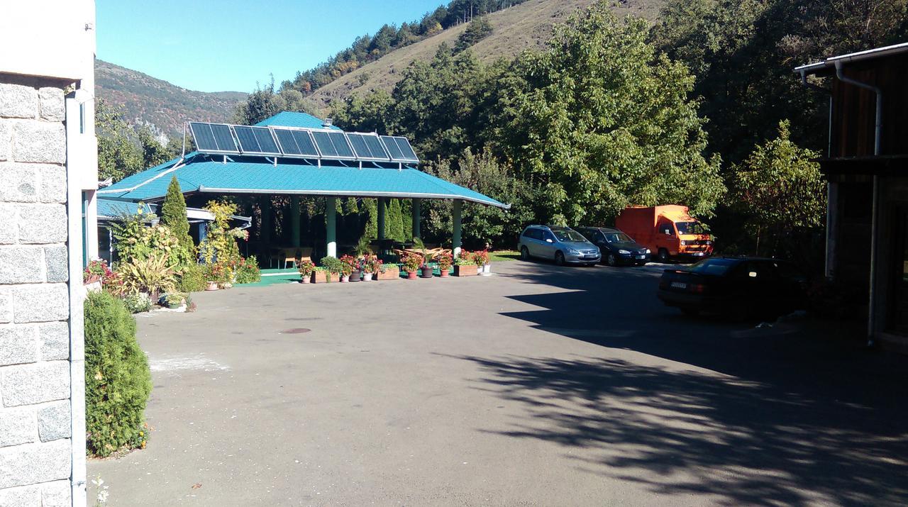 Bed & Breakfast Karavan Raška Eksteriør billede