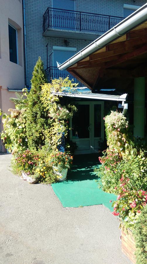 Bed & Breakfast Karavan Raška Eksteriør billede