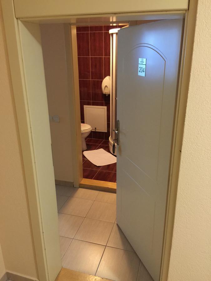 Bed & Breakfast Karavan Raška Eksteriør billede